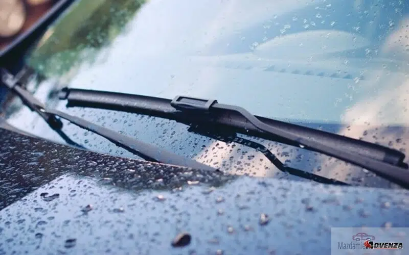 Gạt mưa Mazda 3 chính hãng được sản xuất đáp ứng các tiêu chuẩn chất lượng cao của hãng xe